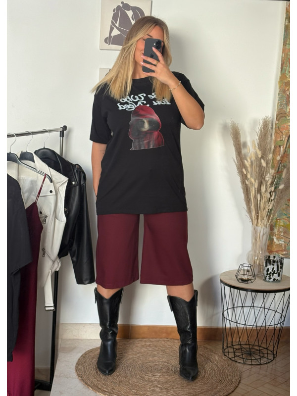 PANTALÓN CORTO BURDEOS